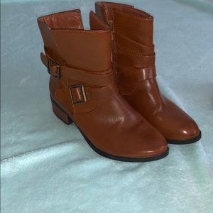 Leila Stone Ankle Boots